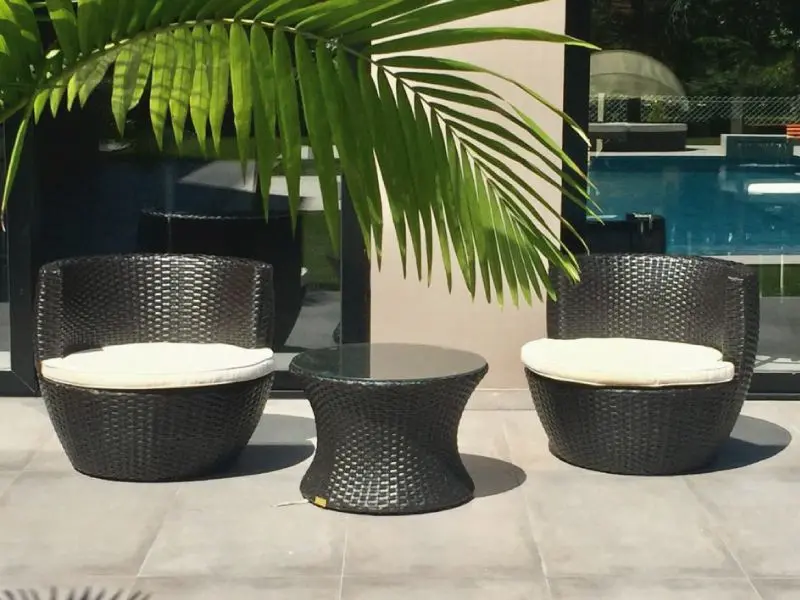 juego de 3 piezas para balcón, terraza o jardín. Pensado para 2 personas
